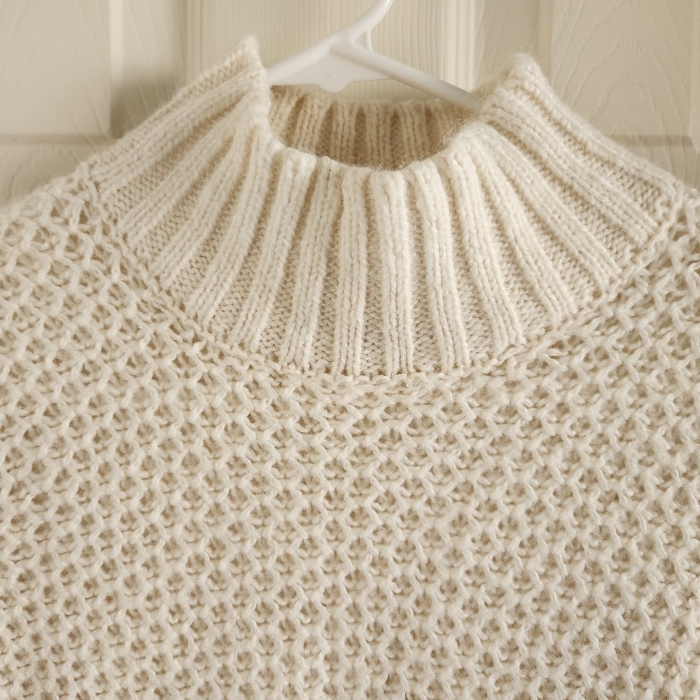 Banana Republic Cream Knit Asymmetrical Zip Sweater Size M Mockneck Fisherman - Picture 3 of 7